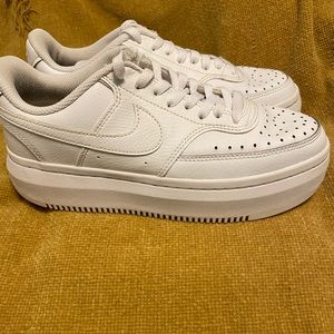 Women’s Court Vision Alta Sneaker